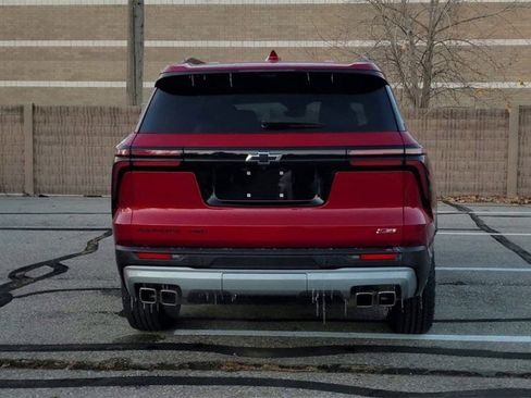 Certified 2024 Chevrolet Traverse Z71 w/ Enhanced Driving Package image 7