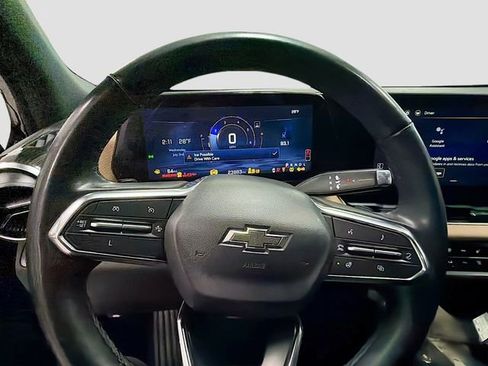 Certified 2025 Chevrolet Equinox ACTIV w/ Safety and Technology Package image 11