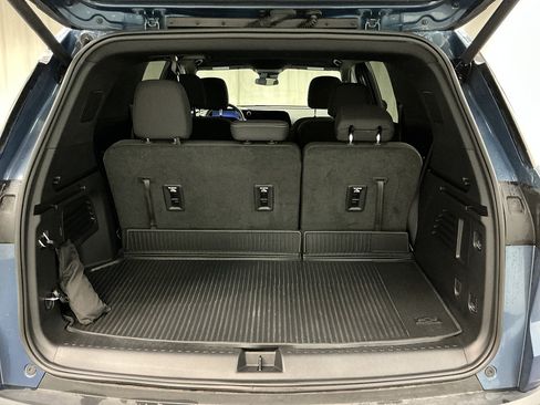 Certified 2025 Chevrolet Traverse LT w/ Driver Confidence Package FWD image 25