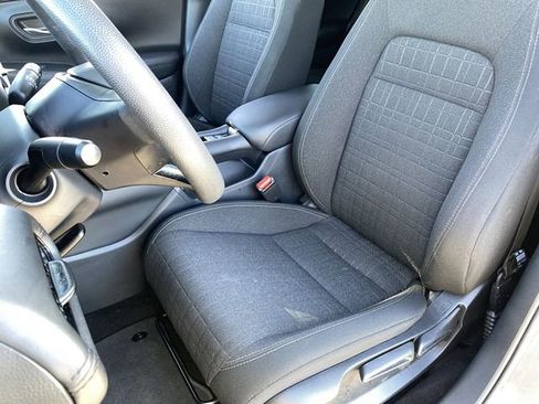 Used 2025 Honda HR-V LX image 19