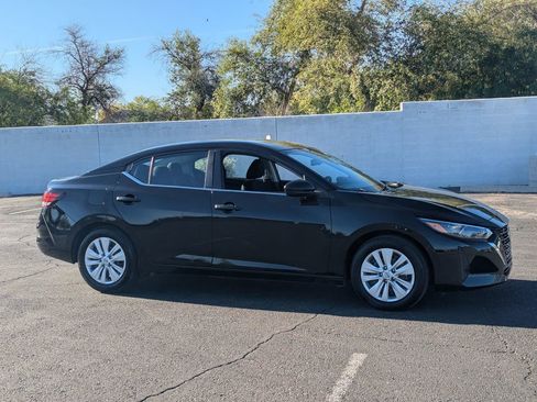 Used 2025 Nissan Sentra S image 4