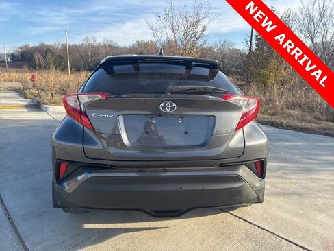 Used 2021 Toyota C-HR LE image 4