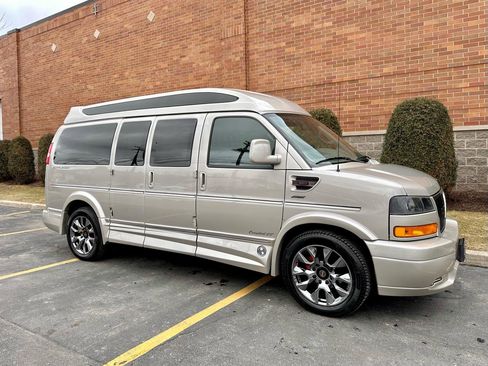 Used 2023 GMC Savana 2500 RWD image 21