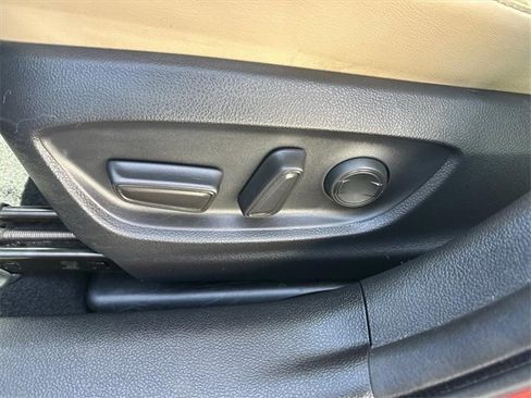 Used 2019 Toyota Prius Limited image 15