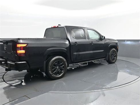 Used 2022 Nissan Frontier SV w/ Technology Package image 19