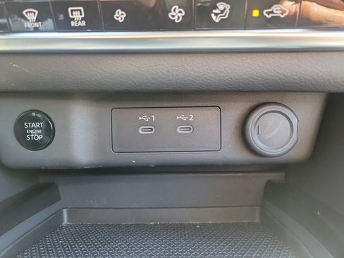 Certified 2025 Nissan Rogue SV FWD image 28