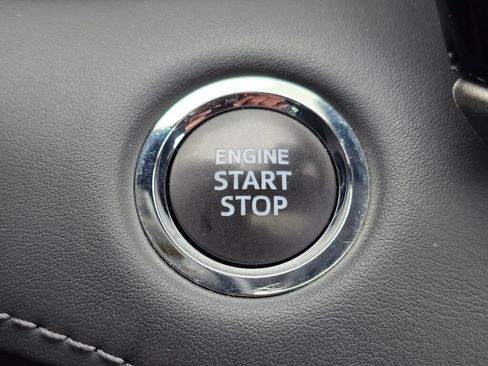 Used 2023 Toyota Highlander XLE FWD image 36