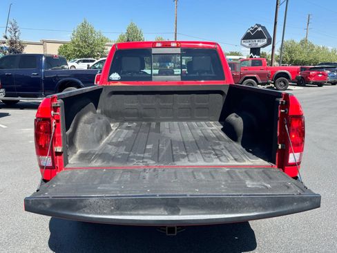 Used 2016 RAM 1500 Classic SLT w/ Cold Weather Group AWD/4WD image 10