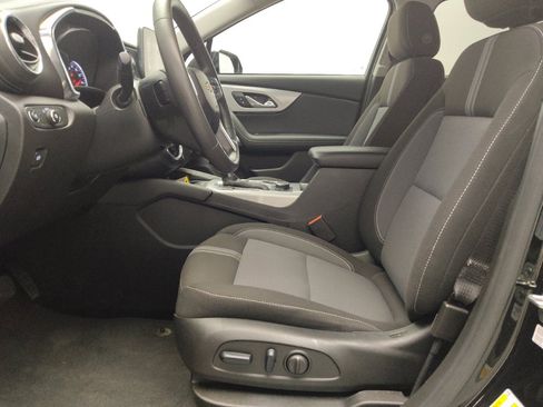Used 2024 Chevrolet Blazer LT w/ Convenience Package FWD image 17