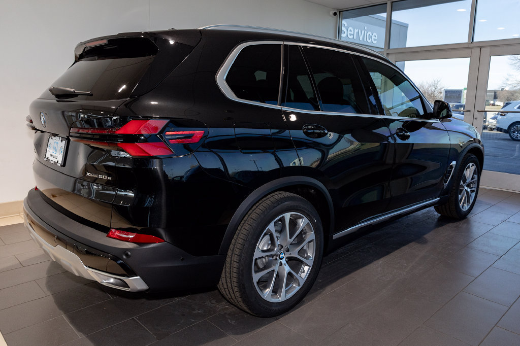 Used 2026 BMW X5 xDrive50e AWD/4WD image 15