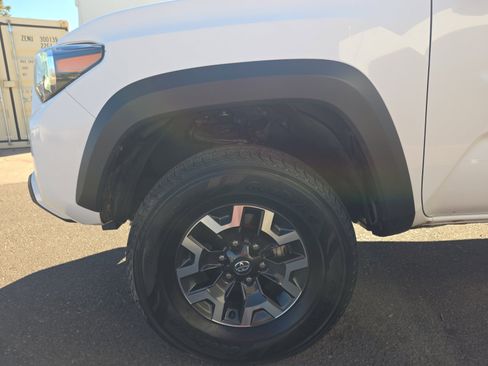 Used 2023 Toyota Tacoma TRD Off-Road image 10
