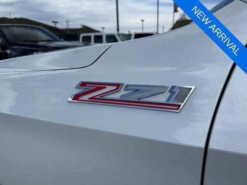 Used 2022 Chevrolet Tahoe Z71 w/ Luxury Package AWD/4WD image 7
