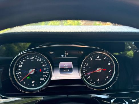 Used 2018 Mercedes-Benz E 400 4MATIC Sedan image 15