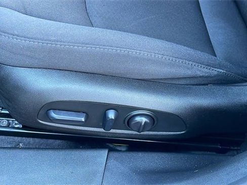 Used 2022 Chevrolet Malibu LT image 28