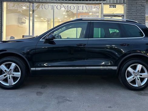 Used 2012 Volkswagen Touareg TDI image 6
