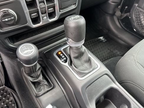 Used 2018 Jeep Wrangler Unlimited Sport S image 20