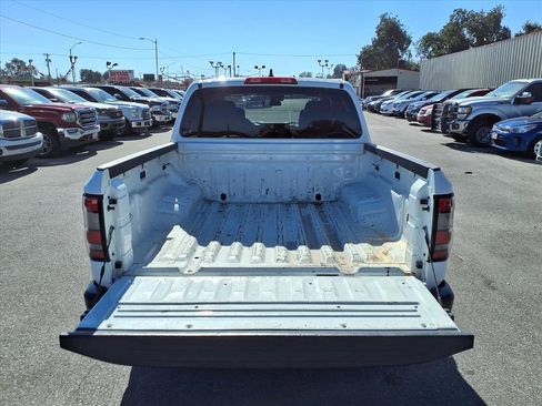Used 2022 Nissan Frontier S image 16