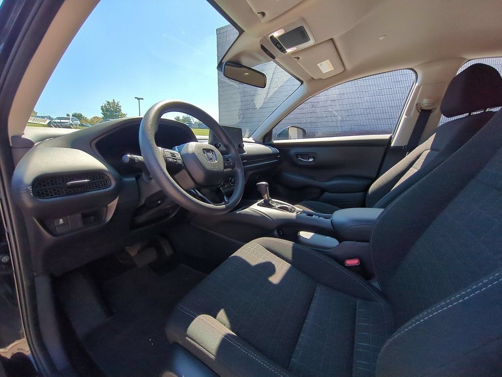 Used 2025 Honda HR-V LX image 15
