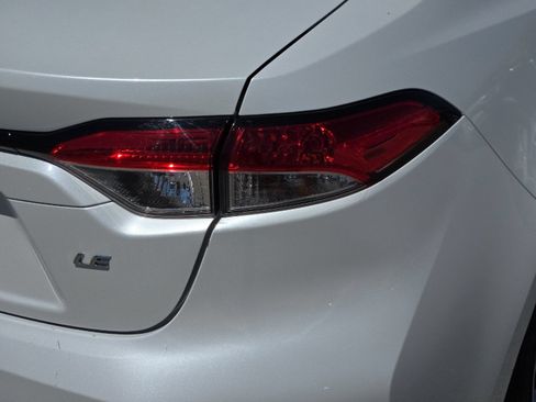 Certified 2025 Toyota Corolla LE FWD image 24