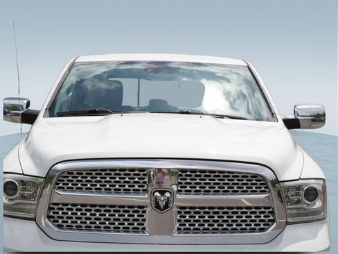 Used 2017 RAM 1500 Laramie AWD/4WD image 36