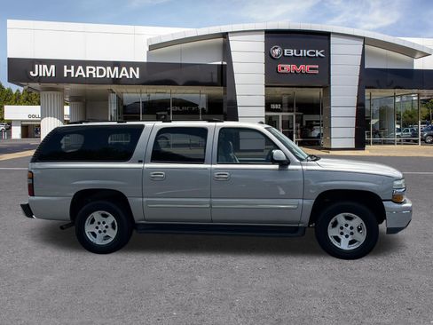 Used 2004 Chevrolet Suburban LT w/ Preferred Equipment Group RWD image 8