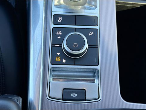 Used 2020 Land Rover Range Rover Sport HSE image 30