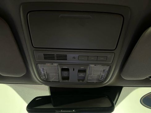 Used 2018 Honda CR-V Touring image 15