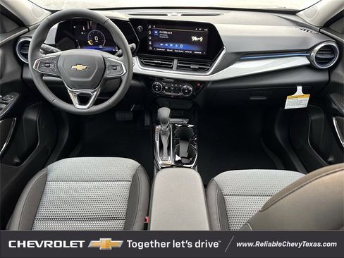 New 2026 Chevrolet Trax LT w/ Driver Confidence Package image 11