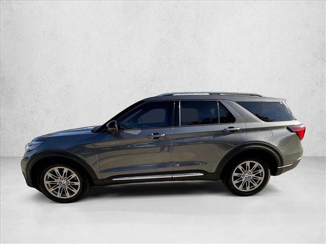 Used 2025 Ford Explorer Platinum RWD image 4