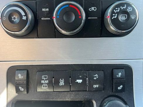 Used 2012 GMC Acadia SLE FWD image 32