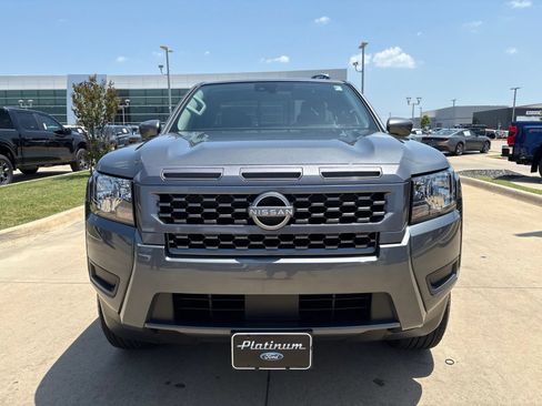 Used 2025 Nissan Frontier SV RWD image 9