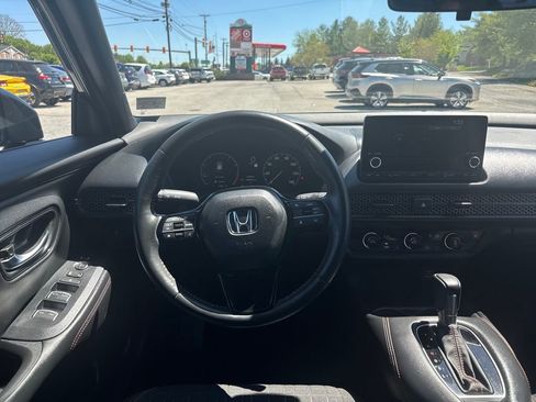 Used 2024 Honda HR-V Sport image 13