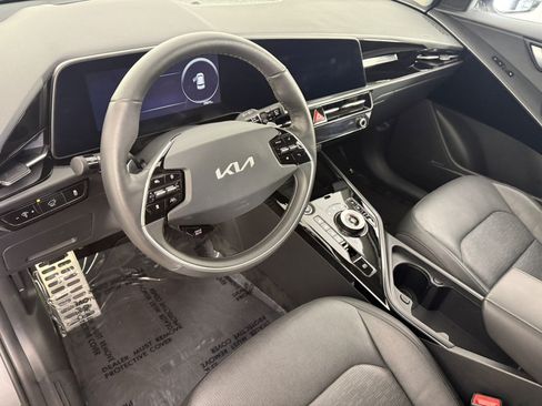 Used 2023 Kia Niro Wave w/ Wave Preserve Package FWD image 17