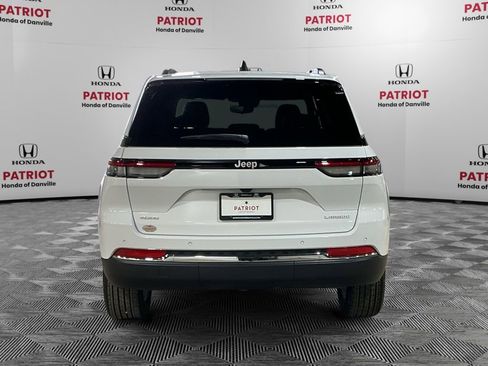 Used 2024 Jeep Grand Cherokee Laredo X w/ Luxury Tech Group I AWD/4WD image 4