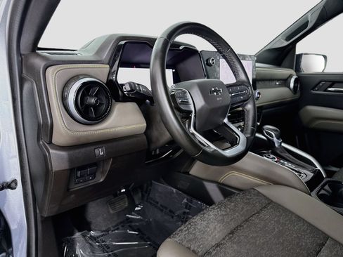 Used 2024 Chevrolet Colorado ZR2 w/ Technology Package AWD/4WD image 11