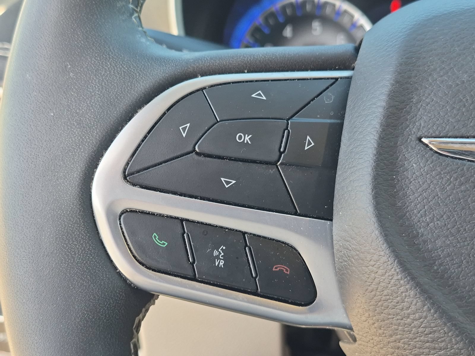 Used 2022 Chrysler Pacifica Touring-L FWD image 13