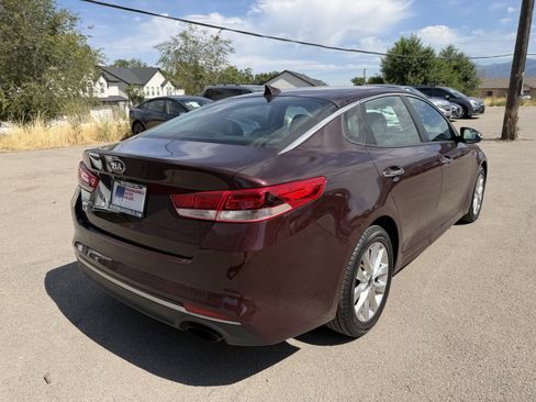 Used 2018 Kia Optima LX w/ 17" Alloy Wheels Package FWD image 6