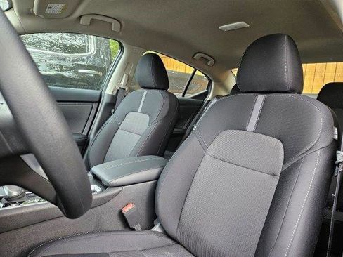 Used 2025 Nissan Sentra SV image 18