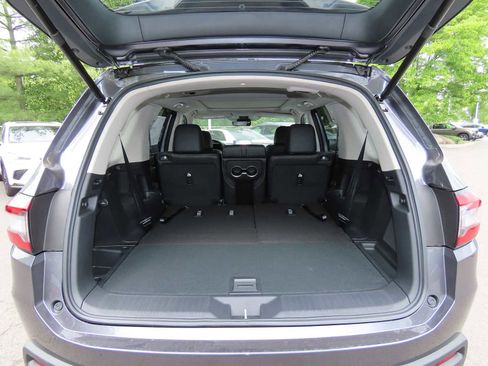 New 2025 Honda Pilot Touring image 11