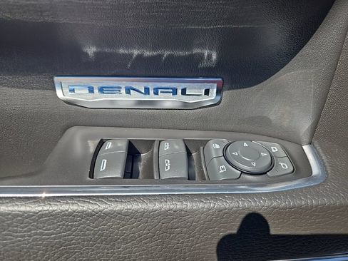 Used 2023 GMC Sierra 1500 Denali w/ Denali Reserve Package AWD/4WD image 17
