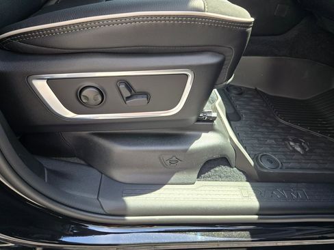 New 2026 RAM 1500 Laramie AWD/4WD image 39