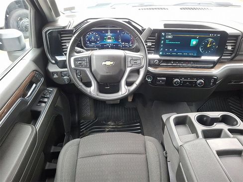 Used 2024 Chevrolet Silverado 3500 LT image 11