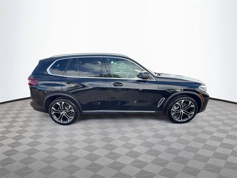 Used 2022 BMW X5 xDrive40i w/ Premium Package image 5