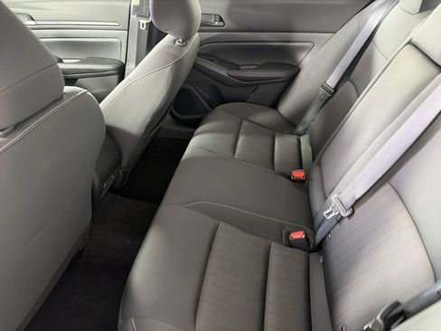 Used 2025 Nissan Altima 2.5 SV FWD image 22