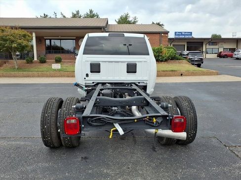 Used 2025 RAM 3500 Tradesman w/ Chrome Appearance Group image 14