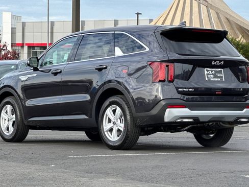 New 2026 Kia Sorento LX image 6