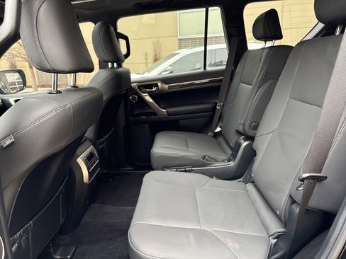 Used 2021 Lexus GX 460 Premium w/ Accessory Package image 33