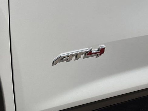 Used 2025 GMC Acadia AT4 AWD/4WD image 15