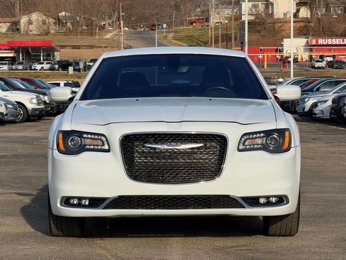 Used 2016 Chrysler 300 S image 3