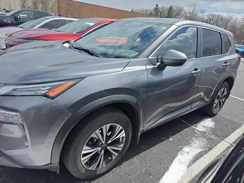 Certified 2023 Nissan Rogue SV image 3